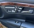 Білий Мерседес С Клас, об'ємом двигуна 5.5 л та пробігом 245 тис. км за 10700 $, фото 19 на Automoto.ua