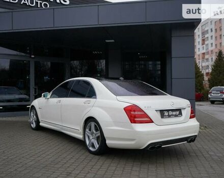 Белый Мерседес С Класс, объемом двигателя 6 л и пробегом 146 тыс. км за 25000 $, фото 10 на Automoto.ua