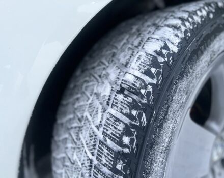 Белый Мерседес С Класс, объемом двигателя 3.5 л и пробегом 125 тыс. км за 10100 $, фото 5 на Automoto.ua