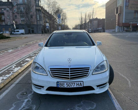 Белый Мерседес С Класс, объемом двигателя 5.5 л и пробегом 267 тыс. км за 12800 $, фото 3 на Automoto.ua