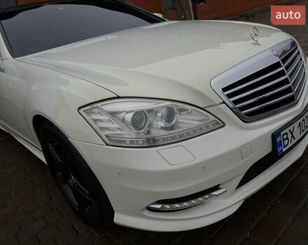 Білий Мерседес С Клас, об'ємом двигуна 5.5 л та пробігом 240 тис. км за 17500 $, фото 6 на Automoto.ua