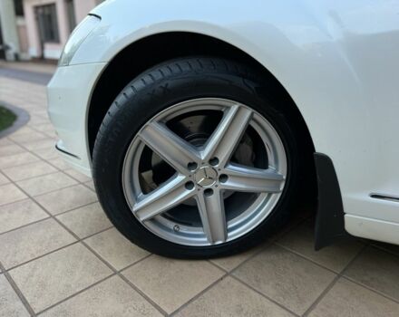 Білий Мерседес С Клас, об'ємом двигуна 3.5 л та пробігом 140 тис. км за 15900 $, фото 7 на Automoto.ua