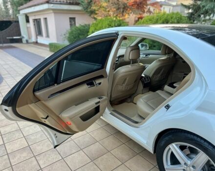 Білий Мерседес С Клас, об'ємом двигуна 3.5 л та пробігом 140 тис. км за 15900 $, фото 17 на Automoto.ua