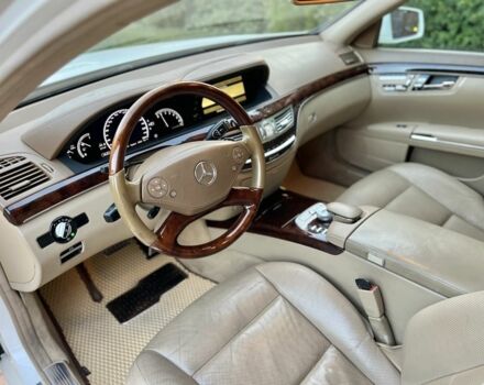 Білий Мерседес С Клас, об'ємом двигуна 3.5 л та пробігом 140 тис. км за 15900 $, фото 15 на Automoto.ua