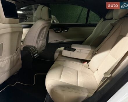 Білий Мерседес С Клас, об'ємом двигуна 1.99 л та пробігом 229 тис. км за 16500 $, фото 41 на Automoto.ua