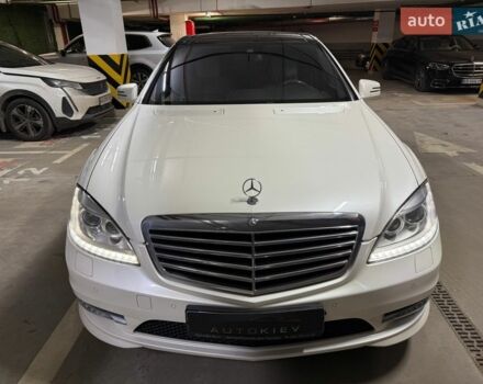 Білий Мерседес С Клас, об'ємом двигуна 1.99 л та пробігом 229 тис. км за 16500 $, фото 3 на Automoto.ua
