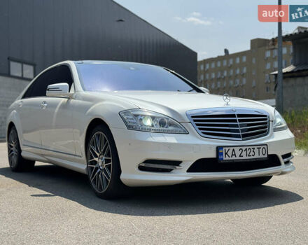 Белый Мерседес С Класс, объемом двигателя 4.66 л и пробегом 209 тыс. км за 19800 $, фото 8 на Automoto.ua