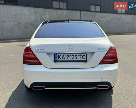 Белый Мерседес С Класс, объемом двигателя 4.66 л и пробегом 209 тыс. км за 19800 $, фото 18 на Automoto.ua