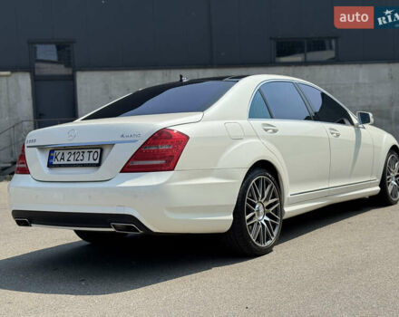 Белый Мерседес С Класс, объемом двигателя 4.66 л и пробегом 209 тыс. км за 19800 $, фото 20 на Automoto.ua