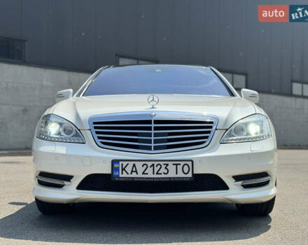 Белый Мерседес С Класс, объемом двигателя 4.66 л и пробегом 209 тыс. км за 19800 $, фото 6 на Automoto.ua