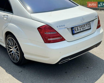 Белый Мерседес С Класс, объемом двигателя 4.66 л и пробегом 209 тыс. км за 19800 $, фото 17 на Automoto.ua