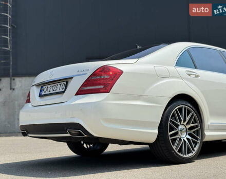 Белый Мерседес С Класс, объемом двигателя 4.66 л и пробегом 209 тыс. км за 19800 $, фото 24 на Automoto.ua