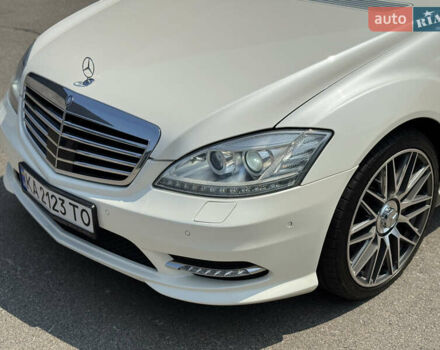Белый Мерседес С Класс, объемом двигателя 4.66 л и пробегом 209 тыс. км за 19800 $, фото 1 на Automoto.ua