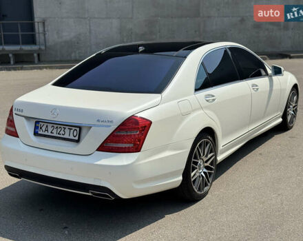 Белый Мерседес С Класс, объемом двигателя 4.66 л и пробегом 209 тыс. км за 19800 $, фото 21 на Automoto.ua