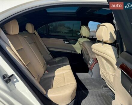 Білий Мерседес С Клас, об'ємом двигуна 4.66 л та пробігом 210 тис. км за 18000 $, фото 23 на Automoto.ua