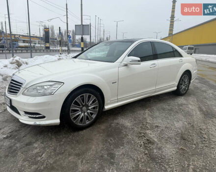 Белый Мерседес С Класс, объемом двигателя 3 л и пробегом 300 тыс. км за 25000 $, фото 17 на Automoto.ua