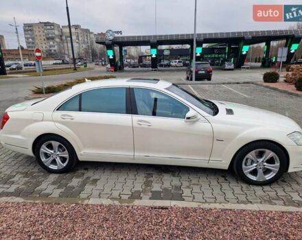 Белый Мерседес С Класс, объемом двигателя 3 л и пробегом 267 тыс. км за 21500 $, фото 18 на Automoto.ua