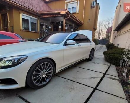 Белый Мерседес С Класс, объемом двигателя 4.7 л и пробегом 60 тыс. км за 45000 $, фото 1 на Automoto.ua