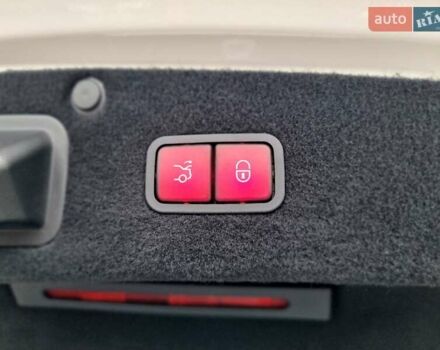 Белый Мерседес С Класс, объемом двигателя 4.66 л и пробегом 187 тыс. км за 36500 $, фото 38 на Automoto.ua