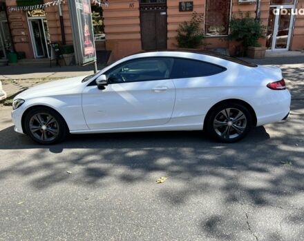 Белый Мерседес С Класс, объемом двигателя 2 л и пробегом 114 тыс. км за 21000 $, фото 1 на Automoto.ua