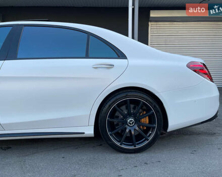 Білий Мерседес С Клас, об'ємом двигуна 5.46 л та пробігом 150 тис. км за 61000 $, фото 41 на Automoto.ua