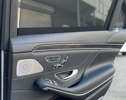 Білий Мерседес С Клас, об'ємом двигуна 5.46 л та пробігом 150 тис. км за 61000 $, фото 37 на Automoto.ua