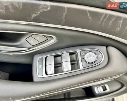 Белый Мерседес С Класс, объемом двигателя 5.46 л и пробегом 64 тыс. км за 67999 $, фото 21 на Automoto.ua