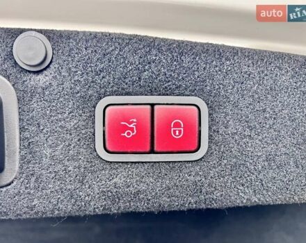 Белый Мерседес С Класс, объемом двигателя 5.46 л и пробегом 64 тыс. км за 67999 $, фото 13 на Automoto.ua