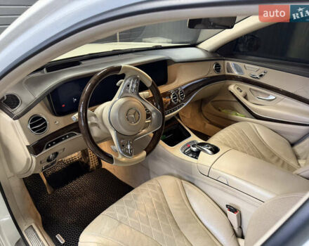 Білий Мерседес С Клас, об'ємом двигуна 3.98 л та пробігом 148 тис. км за 60000 $, фото 5 на Automoto.ua
