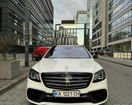 Белый Мерседес С Класс, объемом двигателя 3.98 л и пробегом 160 тыс. км за 65000 $, фото 3 на Automoto.ua