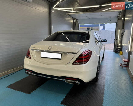 Белый Мерседес С Класс, объемом двигателя 3.99 л и пробегом 31 тыс. км за 65000 $, фото 5 на Automoto.ua