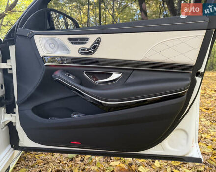 Белый Мерседес С Класс, объемом двигателя 5.46 л и пробегом 59 тыс. км за 91000 $, фото 48 на Automoto.ua