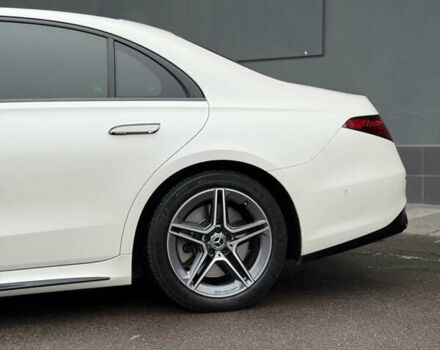 Белый Мерседес С Класс, объемом двигателя 4 л и пробегом 140 тыс. км за 100000 $, фото 13 на Automoto.ua