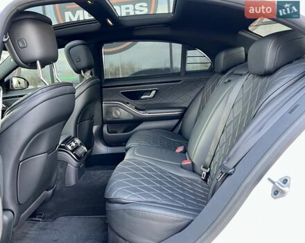 Білий Мерседес С Клас, об'ємом двигуна 3.98 л та пробігом 42 тис. км за 96999 $, фото 30 на Automoto.ua