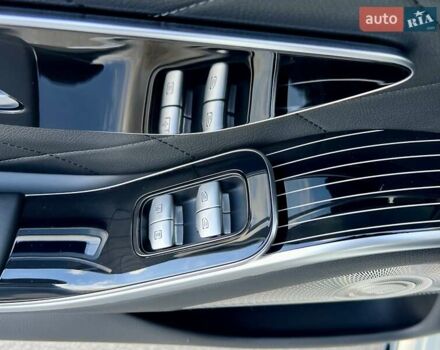 Білий Мерседес С Клас, об'ємом двигуна 3.98 л та пробігом 42 тис. км за 96999 $, фото 27 на Automoto.ua