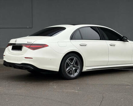 Белый Мерседес С Класс, объемом двигателя 4 л и пробегом 140 тыс. км за 100000 $, фото 7 на Automoto.ua