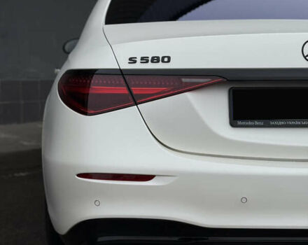 Белый Мерседес С Класс, объемом двигателя 4 л и пробегом 140 тыс. км за 100000 $, фото 10 на Automoto.ua