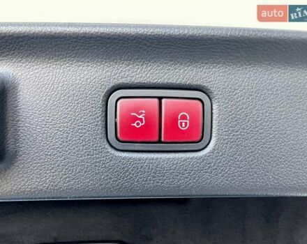 Білий Мерседес С Клас, об'ємом двигуна 3.98 л та пробігом 42 тис. км за 96999 $, фото 15 на Automoto.ua