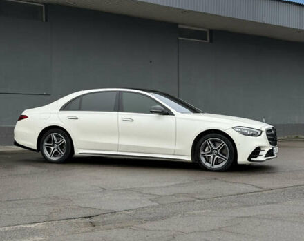 Белый Мерседес С Класс, объемом двигателя 4 л и пробегом 140 тыс. км за 100000 $, фото 4 на Automoto.ua