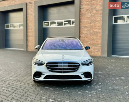 Белый Мерседес С Класс, объемом двигателя 4 л и пробегом 76 тыс. км за 90000 $, фото 1 на Automoto.ua