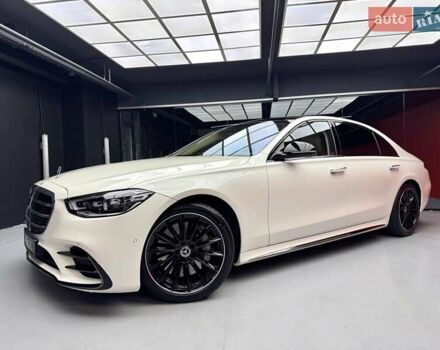 Білий Мерседес С Клас, об'ємом двигуна 3 л та пробігом 2 тис. км за 157700 $, фото 4 на Automoto.ua