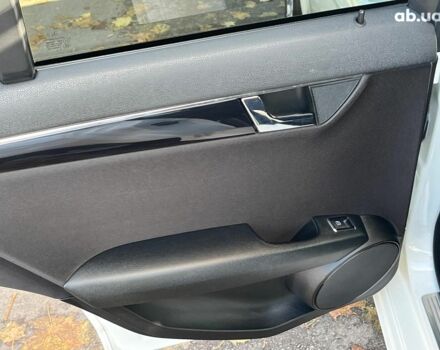 Мерседес С Класс 2010 в Киеве на Automoto.ua Белый Мерседес С Класс, объемом двигателя 2.1 л и пробегом 412 тыс. км за 8990 $, фото 26 на Automoto.ua