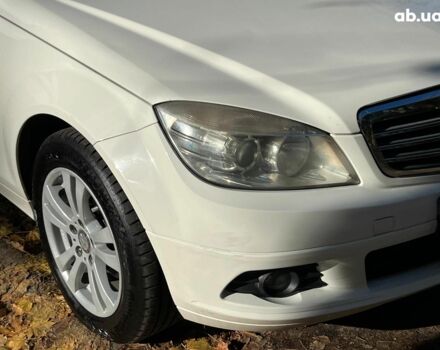 Мерседес С Класс 2010 в Киеве на Automoto.ua Белый Мерседес С Класс, объемом двигателя 2.1 л и пробегом 412 тыс. км за 8990 $, фото 3 на Automoto.ua