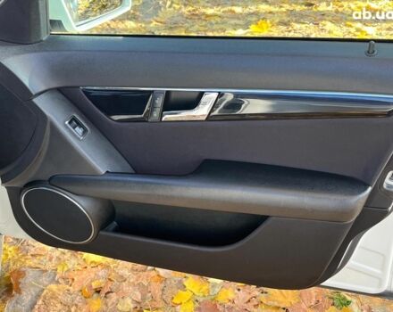 Мерседес С Класс 2010 в Киеве на Automoto.ua Белый Мерседес С Класс, объемом двигателя 2.1 л и пробегом 412 тыс. км за 8990 $, фото 32 на Automoto.ua