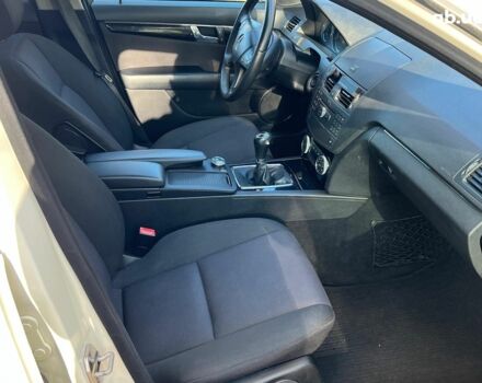 Мерседес С Класс 2010 в Киеве на Automoto.ua Белый Мерседес С Класс, объемом двигателя 2.1 л и пробегом 412 тыс. км за 8990 $, фото 29 на Automoto.ua