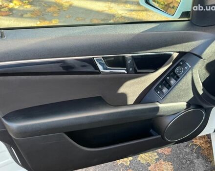 Мерседес С Класс 2010 в Киеве на Automoto.ua Белый Мерседес С Класс, объемом двигателя 2.1 л и пробегом 412 тыс. км за 8990 $, фото 15 на Automoto.ua