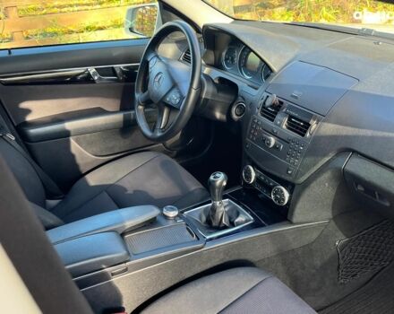 Мерседес С Класс 2010 в Киеве на Automoto.ua Белый Мерседес С Класс, объемом двигателя 2.1 л и пробегом 412 тыс. км за 8990 $, фото 30 на Automoto.ua