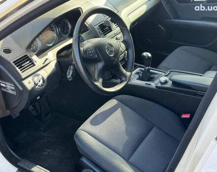 Мерседес С Класс 2010 в Киеве на Automoto.ua Белый Мерседес С Класс, объемом двигателя 2.1 л и пробегом 412 тыс. км за 8990 $, фото 14 на Automoto.ua