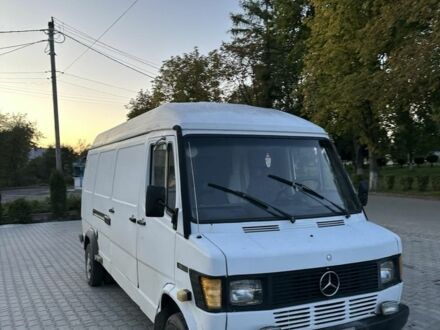 Білий Мерседес С Клас, об'ємом двигуна 2.9 л та пробігом 200 тис. км за 3500 $, фото 1 на Automoto.ua