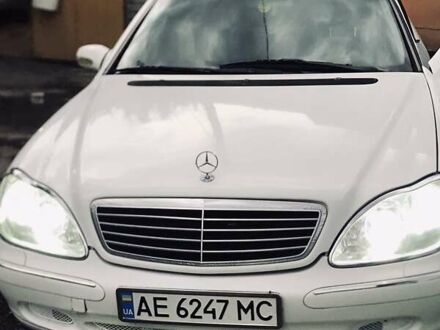 Мерседес С Класс 2000 в Верхнеднепровске на Automoto.ua Белый Мерседес С Класс, объемом двигателя 5 л и пробегом 250 тыс. км за 7000 $, фото 1 на Automoto.ua